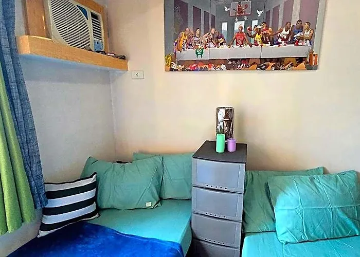 Hotel Cozy Staycation Or Student In Manille